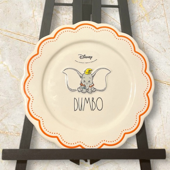 Disney & Rae Dunn Dumbo 8” Collectors Plates NWT - Picture 2 of 4
